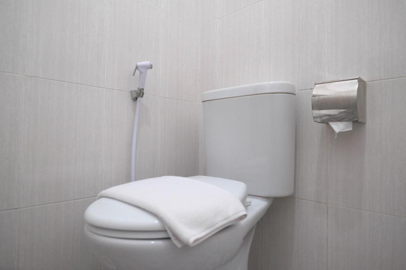 Sans Hotel Fourth Loft Solo Bilik gambar